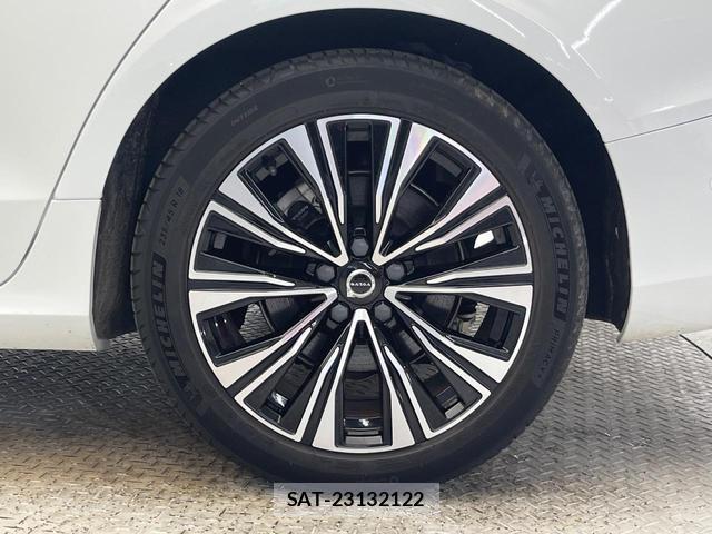 Volvo V60 2023-04 8216353-17