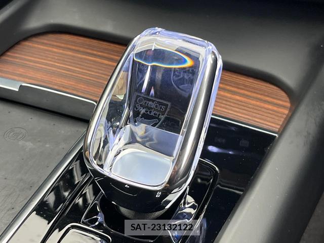 Volvo V60 2023-04 8216353-8