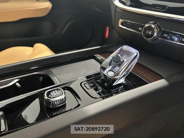 Volvo V60 2025-09 8218292-5