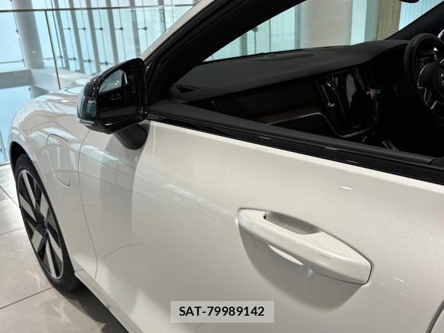 Volvo V60 2025-08 8218300-12