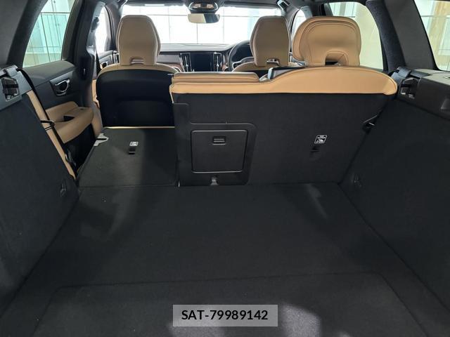 Volvo V60 2025-08 8218300-13