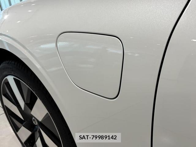 Volvo V60 2025-08 8218300-14