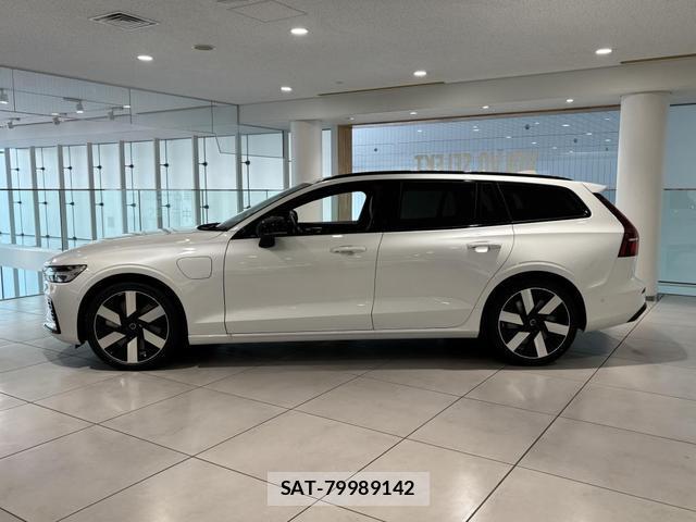Volvo V60 2025-08 8218300-3
