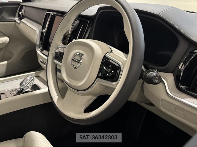 Volvo V60 2025-11 8218302-18
