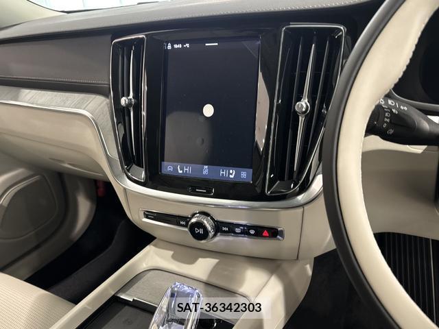Volvo V60 2025-11 8218302-5