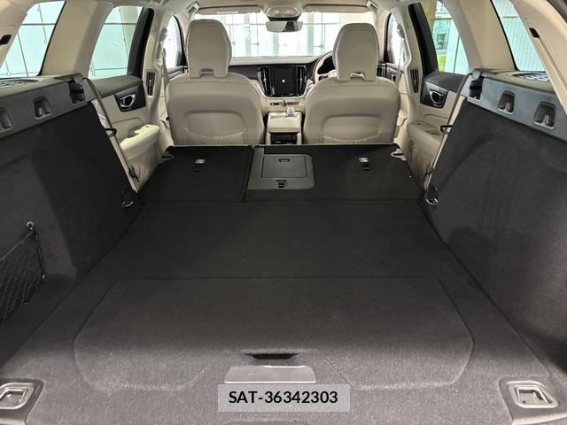 Volvo V60 2025-11 8218302-7