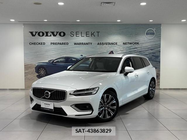 Volvo V60 2025-10 8218303-0