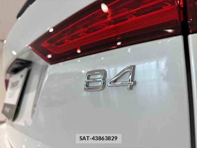 Volvo V60 2025-10 8218303-12