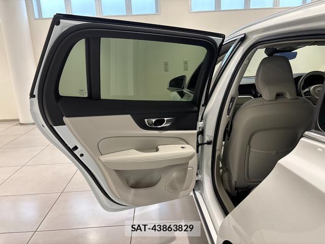 Volvo V60 2025-10 8218303-18