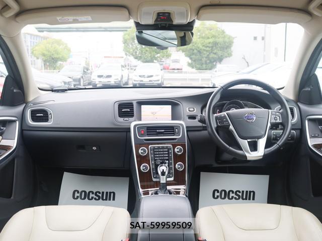 Volvo V60 2017-08 8219271-3