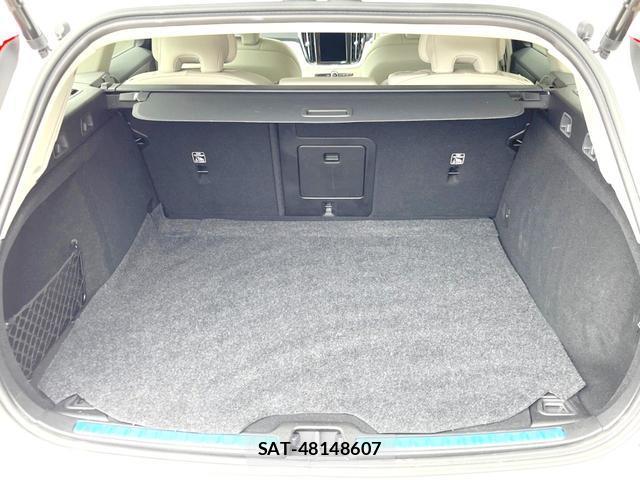Volvo V60 2023-08 8219405-11