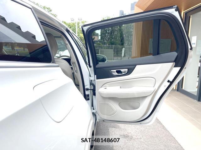 Volvo V60 2023-08 8219405-15