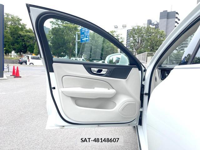 Volvo V60 2023-08 8219405-9