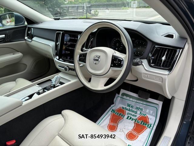 Volvo V60 2021-07 8220997-14