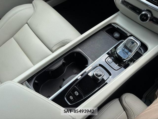 Volvo V60 2021-07 8220997-16