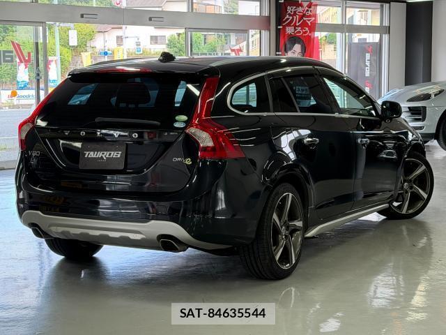 Volvo V60 2011-07 8221895-12
