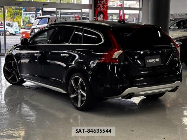 Volvo V60 2011-07 8221895-13