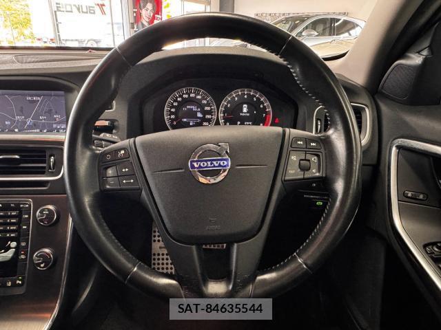 Volvo V60 2011-07 8221895-16