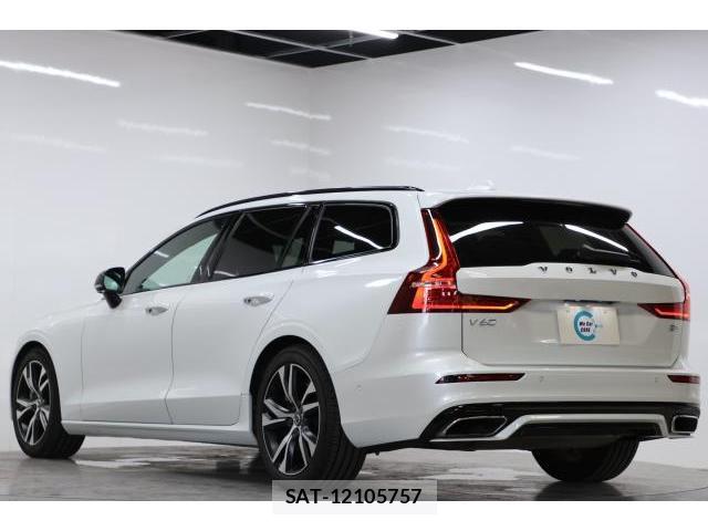 Volvo V60 2021-07 8222920-1