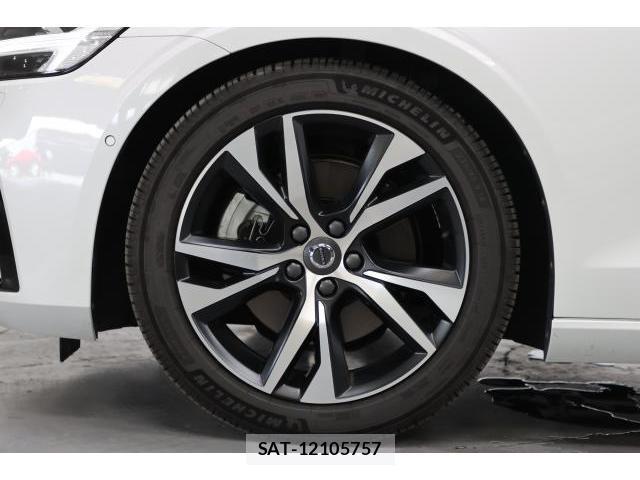 Volvo V60 2021-07 8222920-19