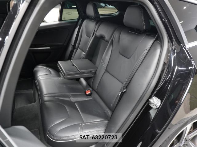Volvo V60 2015-08 8222922-15