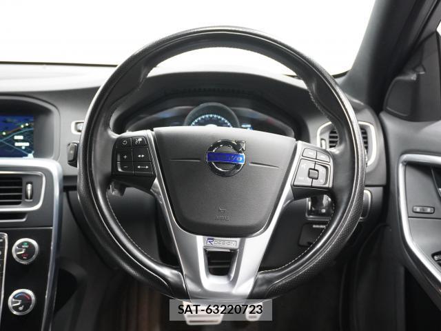 Volvo V60 2015-08 8222922-3