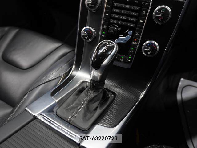 Volvo V60 2015-08 8222922-8