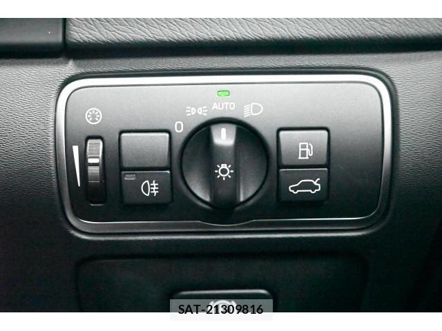 Volvo V60 2017-08 8222927-10