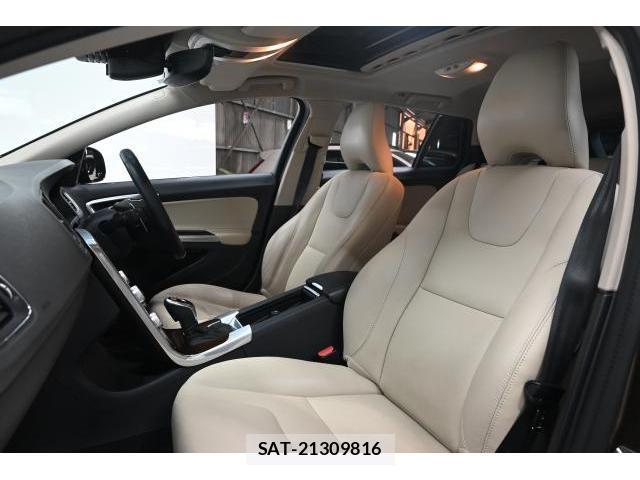 Volvo V60 2017-08 8222927-13