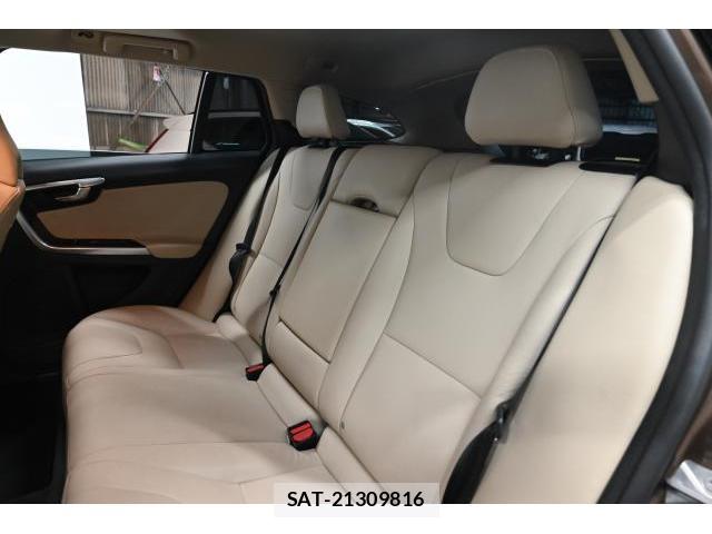 Volvo V60 2017-08 8222927-14