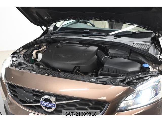 Volvo V60 2017-08 8222927-17