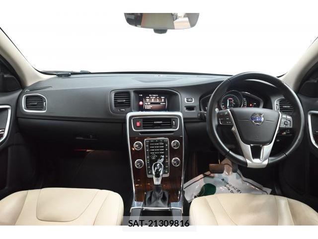 Volvo V60 2017-08 8222927-2