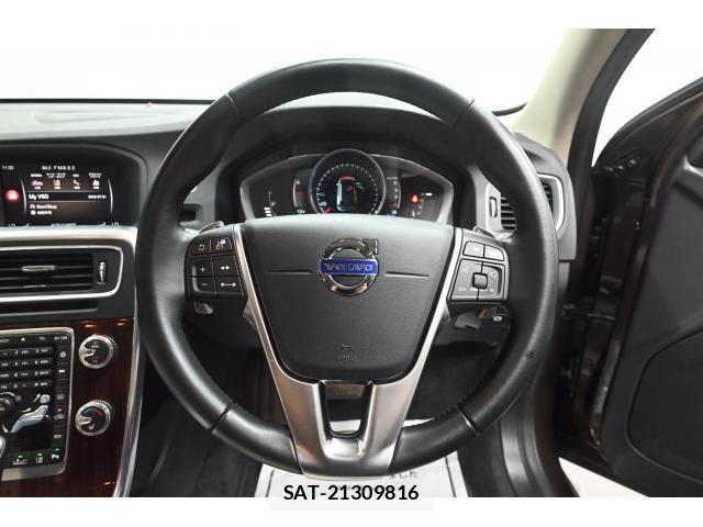Volvo V60 2017-08 8222927-3
