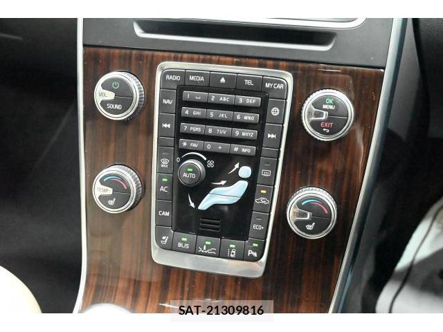 Volvo V60 2017-08 8222927-8