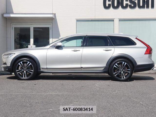 Volvo V90 2017-06 8219272-10