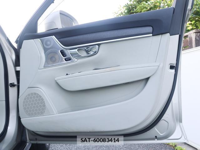 Volvo V90 2017-06 8219272-19
