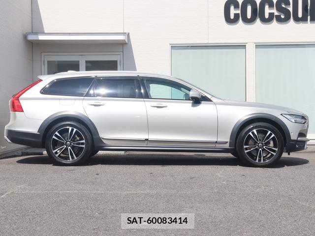 Volvo V90 2017-06 8219272-6