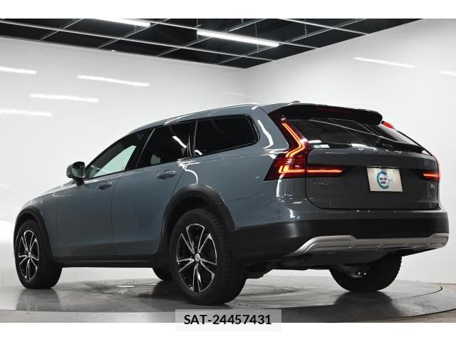 Volvo V90 2021-12 8222926-1