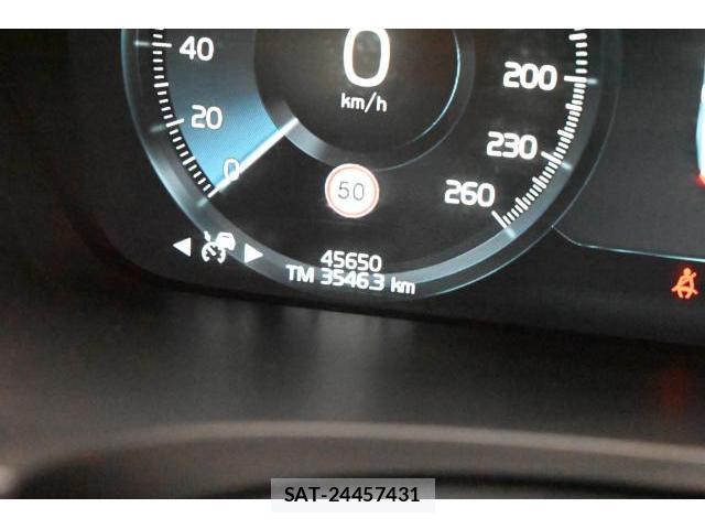 Volvo V90 2021-12 8222926-10