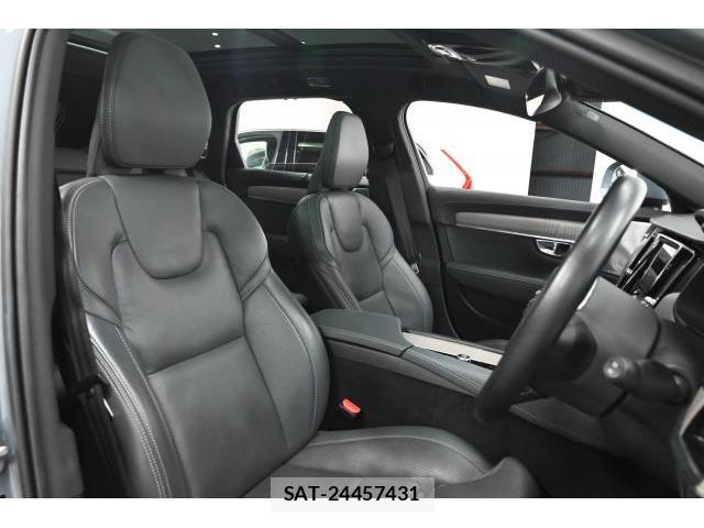 Volvo V90 2021-12 8222926-12