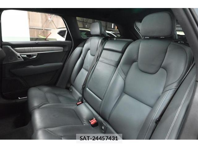 Volvo V90 2021-12 8222926-16