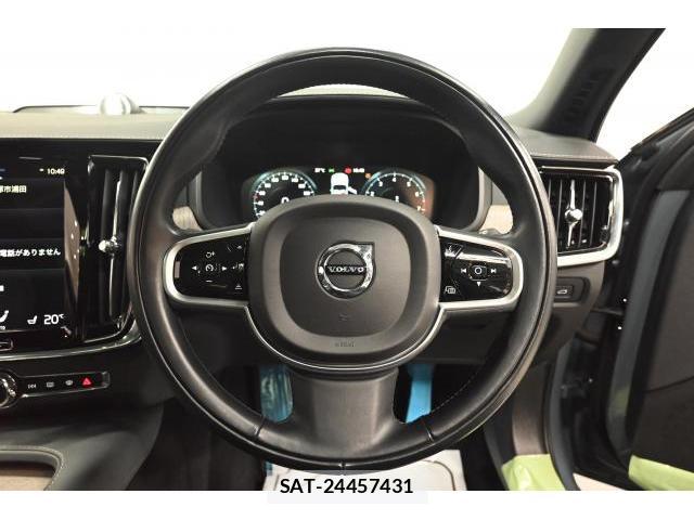 Volvo V90 2021-12 8222926-3