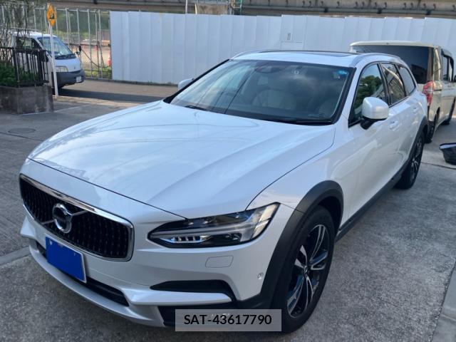 Volvo V90 2018-07 8223880-1