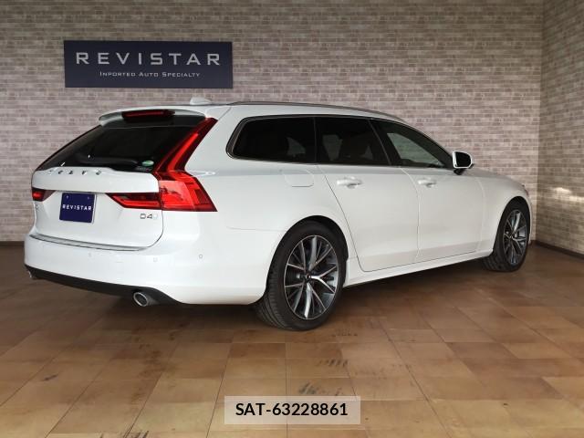 Volvo V90 2019-09 8224027-1