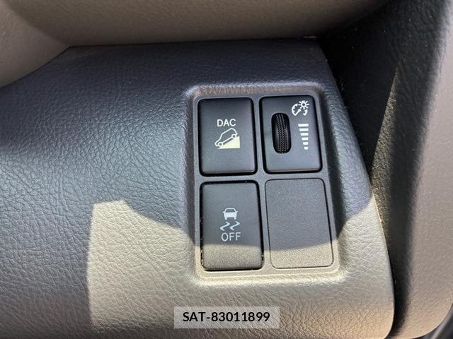 Toyota VANGUARD 2010-04 8221118-17