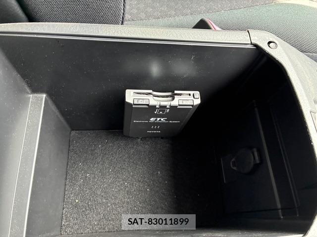 Toyota VANGUARD 2010-04 8221118-19