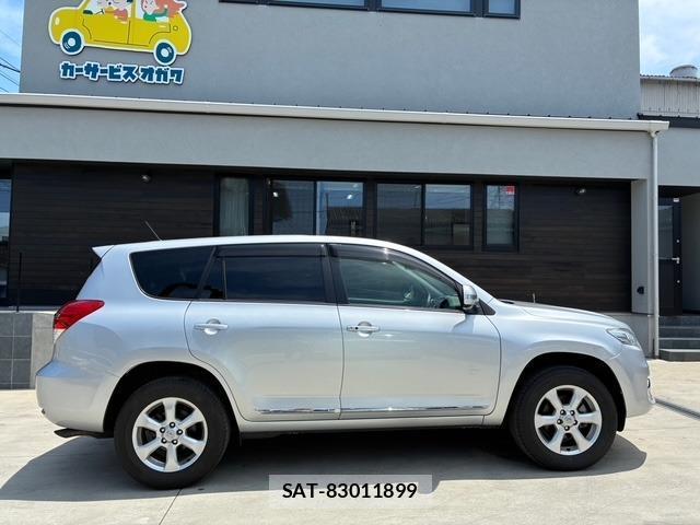 Toyota VANGUARD 2010-04 8221118-3
