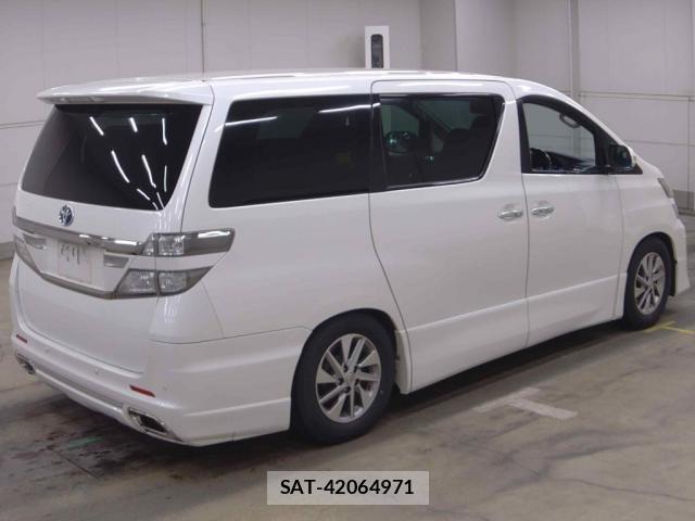 Toyota VELLFIRE 2013-07 8217998-1