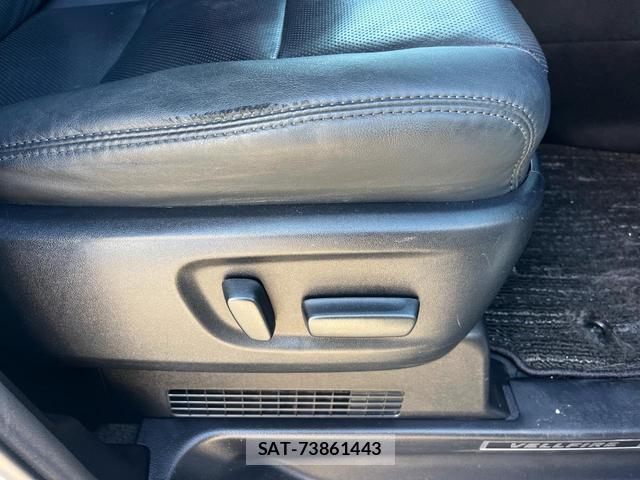 Toyota VELLFIRE 2018-10 8219666-7