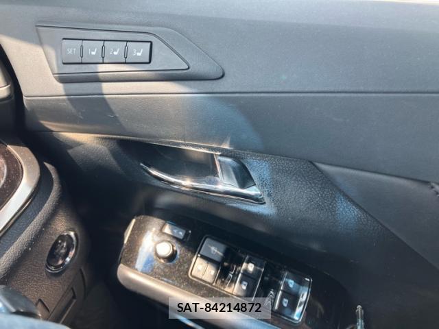 Toyota VELLFIRE 2018-10 8217155-17